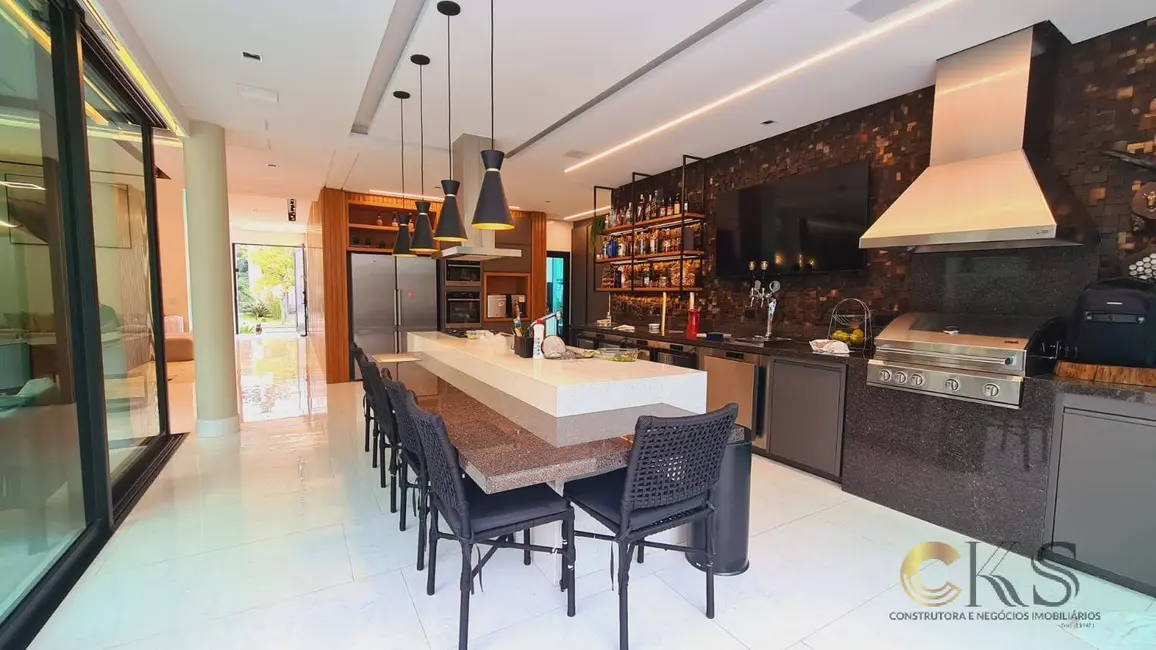 Foto 7 de Casa com 4 quartos à venda, 380m2 em Santana De Parnaiba - SP