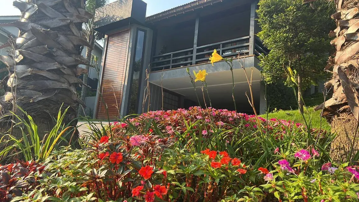 Foto 3 de Casa com 4 quartos à venda, 690m2 em Barueri - SP