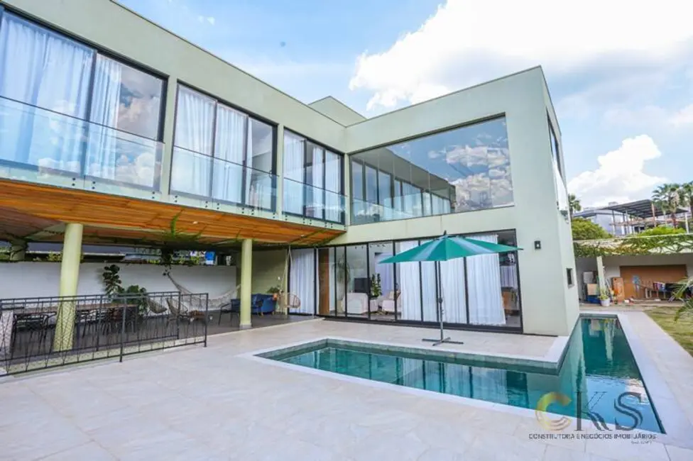 Foto 1 de Casa com 4 quartos à venda e para alugar, 500m2 em Santana De Parnaiba - SP