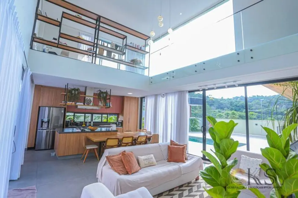 Foto 3 de Casa com 4 quartos à venda e para alugar, 500m2 em Santana De Parnaiba - SP