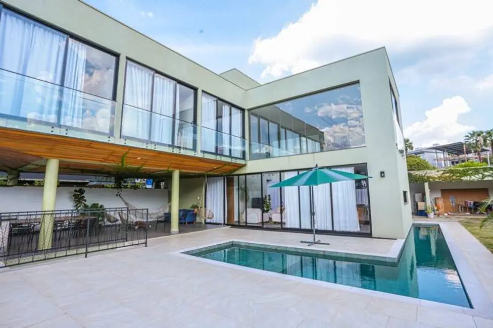 Casa com 4 quartos à venda e para alugar, 500m2 em Santana De Parnaiba - SP - imagem 1 Foto 1 de Casa com 4 quartos à venda e para alugar, 500m2 em Santana De Parnaiba - SP