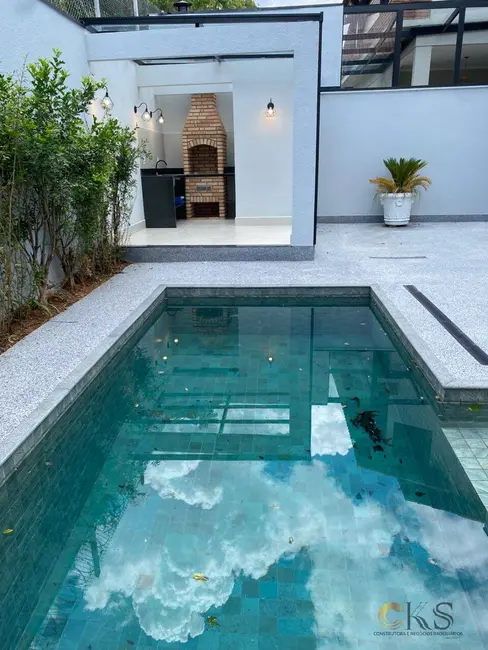 Foto 2 de Casa com 4 quartos à venda, 257m2 em Santana De Parnaiba - SP