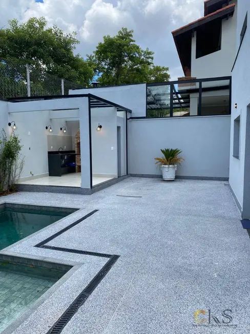 Foto 3 de Casa com 4 quartos à venda, 257m2 em Santana De Parnaiba - SP