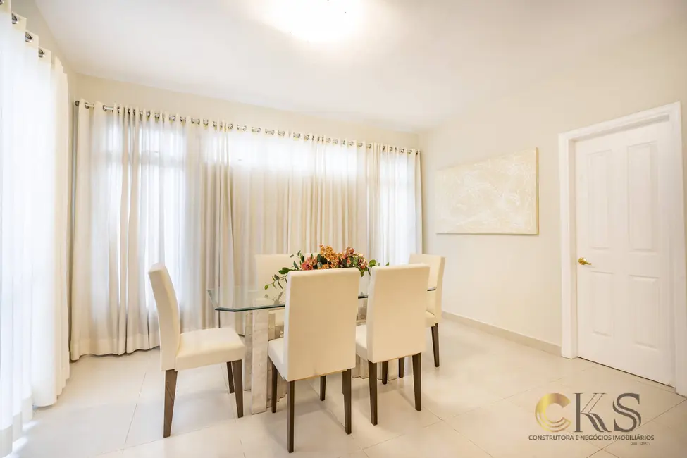 Foto 2 de Casa com 4 quartos à venda, 326m2 em Santana De Parnaiba - SP