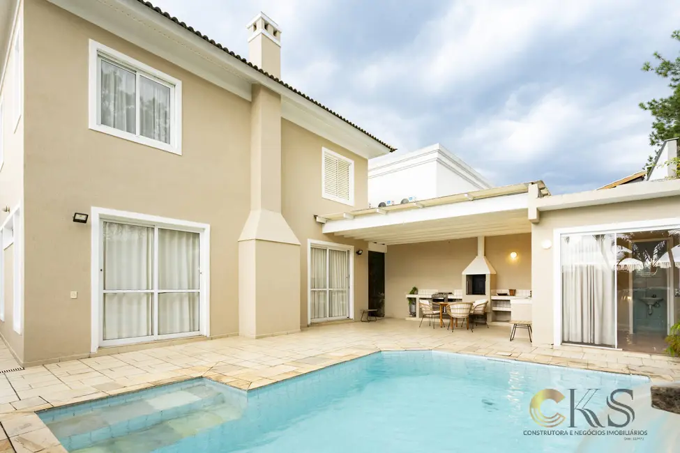 Foto 1 de Casa com 4 quartos à venda, 326m2 em Santana De Parnaiba - SP