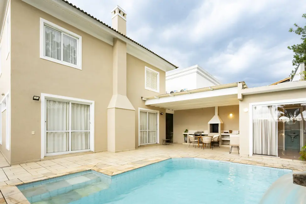 Foto 1 de Casa com 4 quartos à venda, 326m2 em Santana De Parnaiba - SP