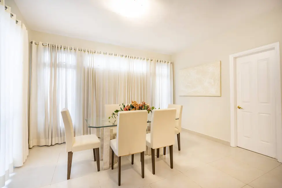 Foto 5 de Casa com 4 quartos à venda, 326m2 em Santana De Parnaiba - SP