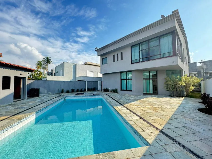 Foto 1 de Casa com 4 quartos à venda e para alugar, 400m2 em Barueri - SP