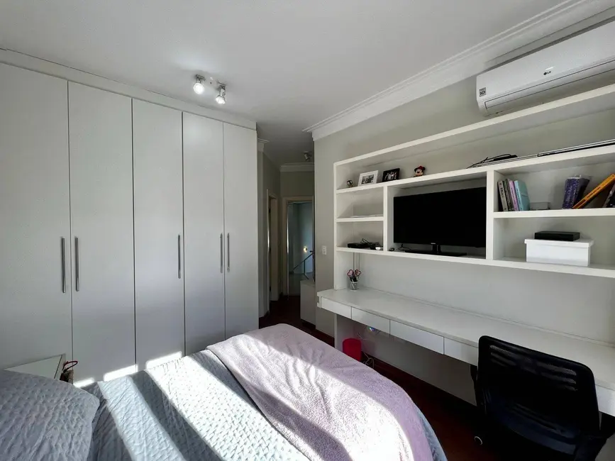 Foto 2 de Casa com 4 quartos à venda, 397m2 em Santana De Parnaiba - SP