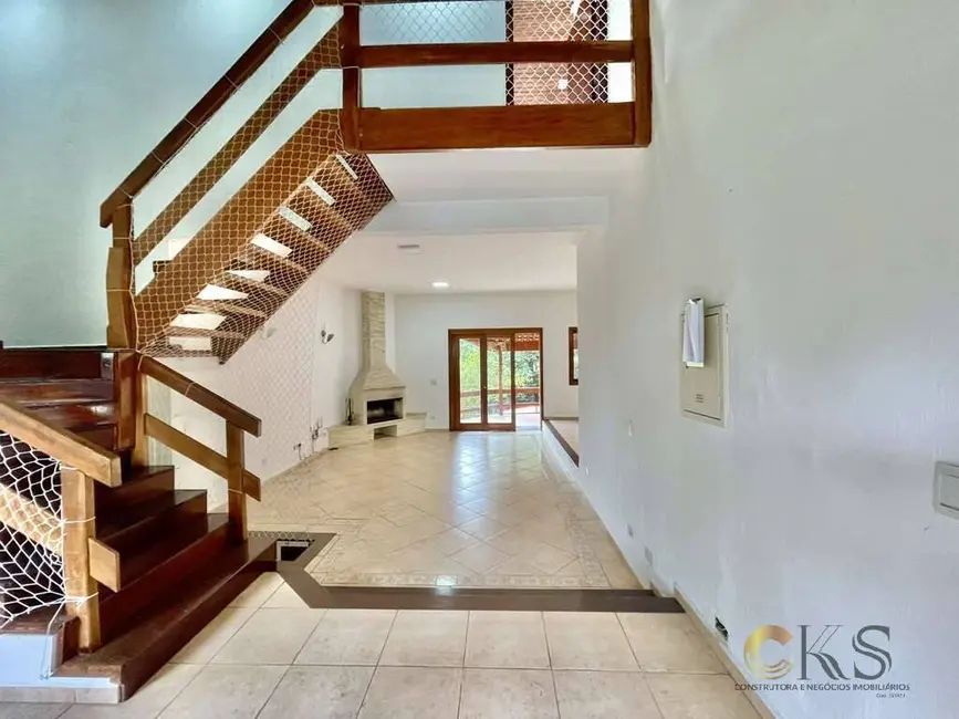 Foto 3 de Casa com 5 quartos à venda e para alugar, 360m2 em São Fernando Residência, Barueri - SP