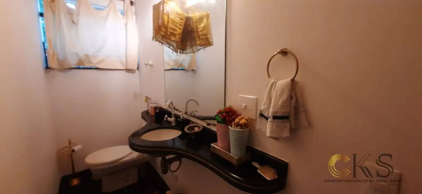 Foto 8 de Casa com 4 quartos à venda, 450m2 em Jandira - SP