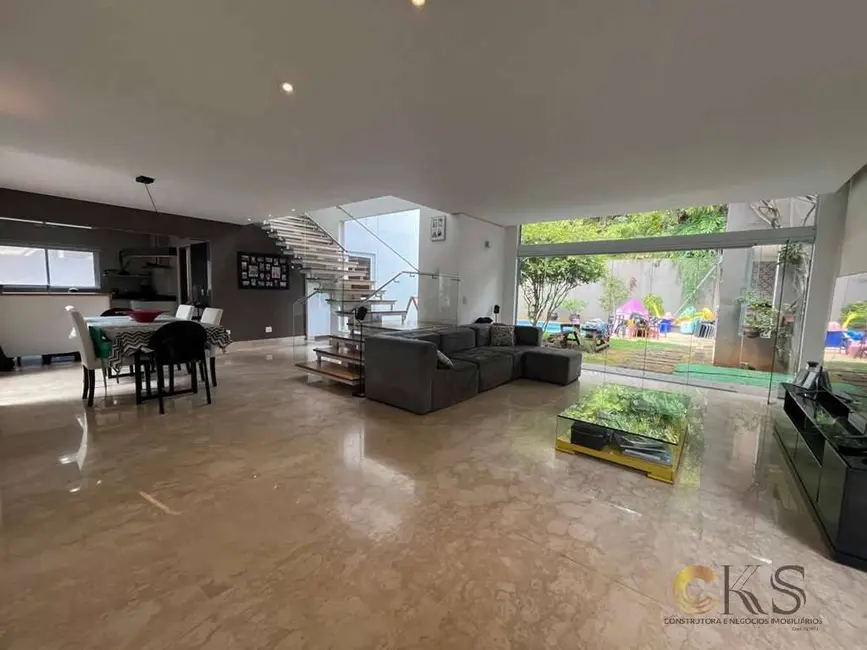 Foto 8 de Casa com 3 quartos à venda, 351m2 em Nova Higienópolis, Jandira - SP