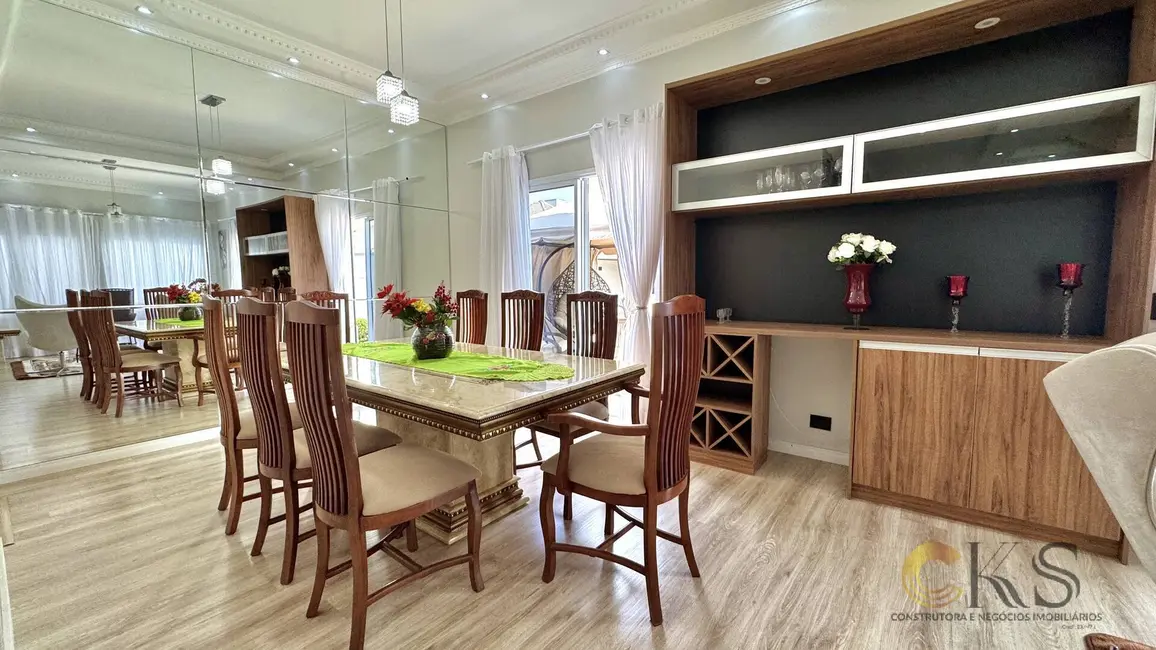 Casa com 4 quartos à venda, 304m2 em Alphaville, Santana De Parnaiba - SP - imagem 2 Foto 2 de Casa com 4 quartos à venda, 304m2 em Alphaville, Santana De Parnaiba - SP