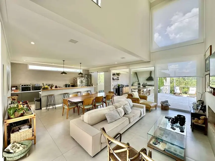 Foto 1 de Casa com 4 quartos à venda, 409m2 em Jardim do Golf I, Jandira - SP