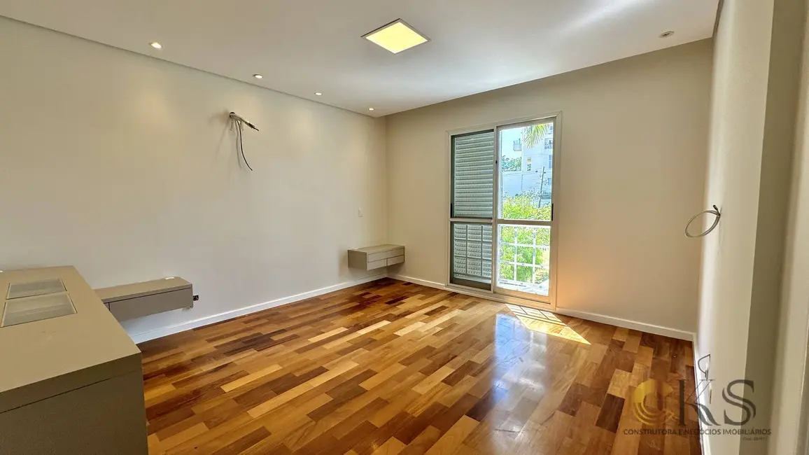 Casa à venda, 330m2 em Tamboré, Santana De Parnaiba - SP - imagem 3 Foto 3 de Casa à venda, 330m2 em Tamboré, Santana De Parnaiba - SP