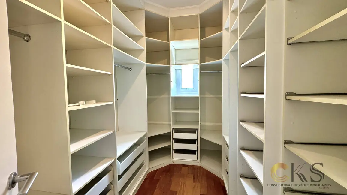 Casa à venda, 330m2 em Tamboré, Santana De Parnaiba - SP - imagem 4 Foto 4 de Casa à venda, 330m2 em Tamboré, Santana De Parnaiba - SP