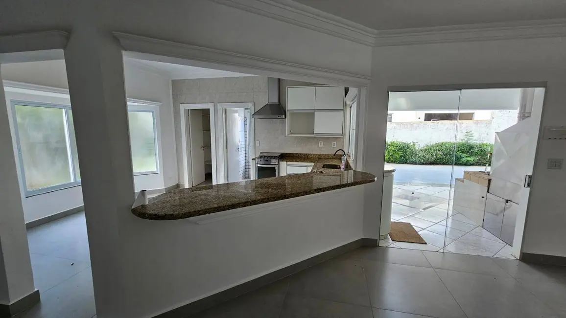 Casa com 3 quartos para alugar, 228m2 em Brasil, Itu - SP - imagem 8 Foto 8 de Casa com 3 quartos para alugar, 228m2 em Brasil, Itu - SP