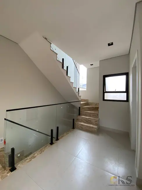Casa com 3 quartos à venda e para alugar, 200m2 em Parque Jaguari (Fazendinha), Santana De Parnaiba - SP - imagem 2 Foto 2 de Casa com 3 quartos à venda e para alugar, 200m2 em Parque Jaguari (Fazendinha), Santana De Parnaiba - SP