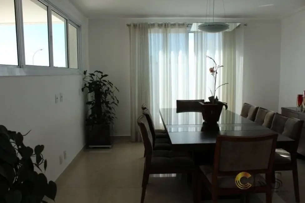 Foto 6 de Casa de Condomínio com 5 quartos para alugar, 440m2 em Santana De Parnaiba - SP