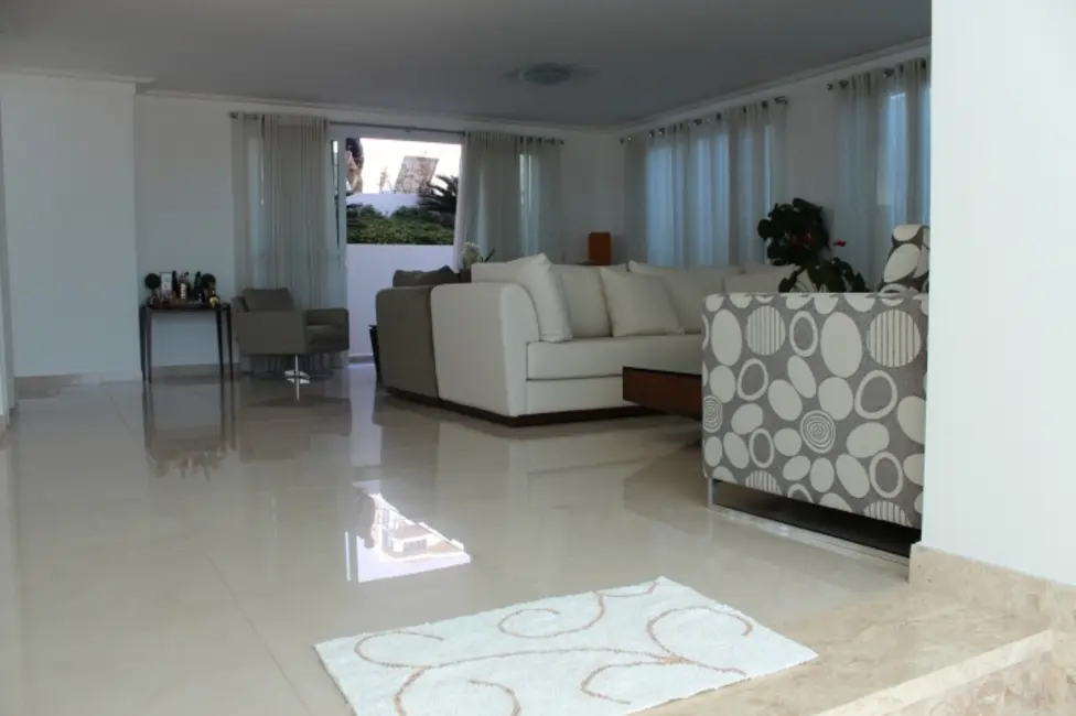 Foto 3 de Casa de Condomínio com 5 quartos para alugar, 440m2 em Santana De Parnaiba - SP