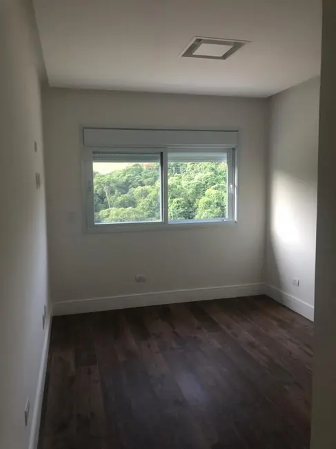 Foto 2 de Casa com 4 quartos à venda e para alugar, 470m2 em Santana De Parnaiba - SP