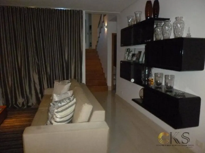 Foto 4 de Casa de Condomínio com 4 quartos para alugar, 340m2 em Santana De Parnaiba - SP