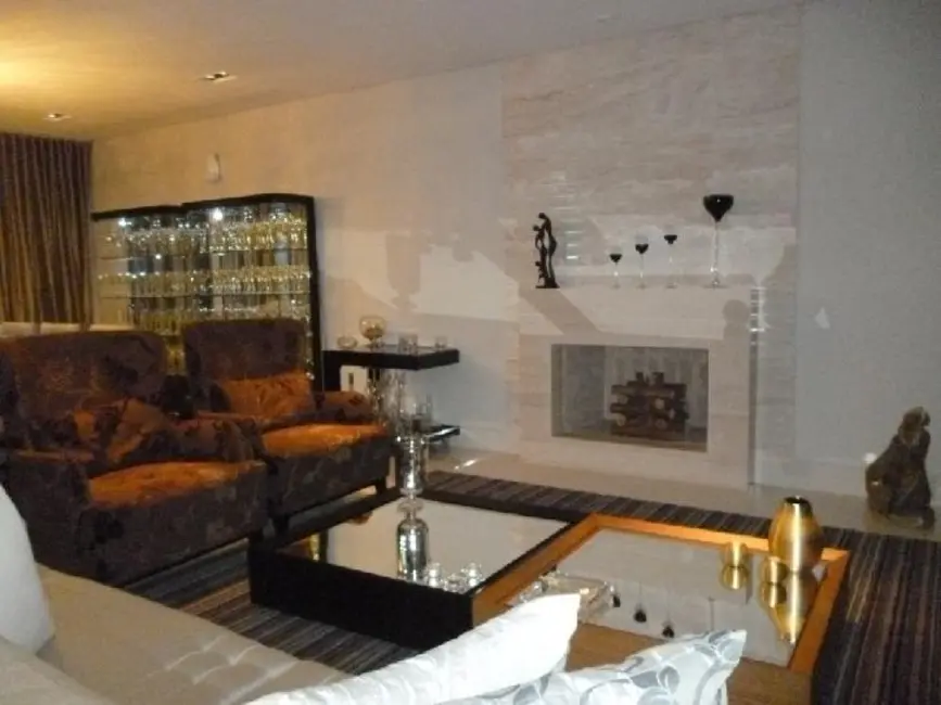 Foto 3 de Casa de Condomínio com 4 quartos para alugar, 340m2 em Santana De Parnaiba - SP