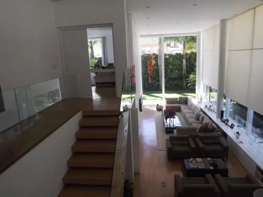 Foto 4 de Casa de Condomínio com 3 quartos à venda, 630m2 em Santana De Parnaiba - SP