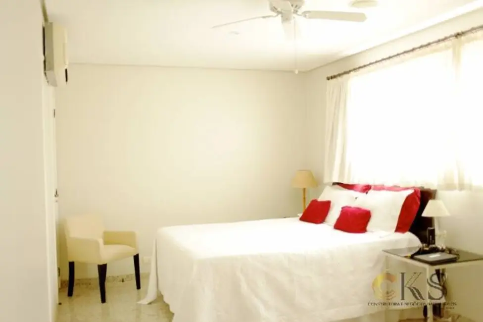 Foto 9 de Casa de Condomínio com 4 quartos à venda, 410m2 em Santana De Parnaiba - SP