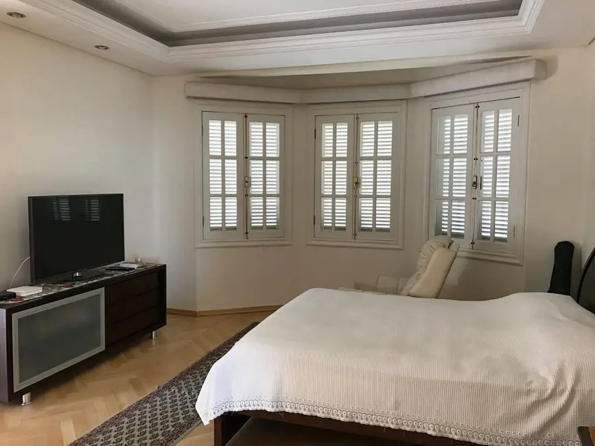 Foto 3 de Casa com 5 quartos à venda e para alugar, 570m2 em Barueri - SP