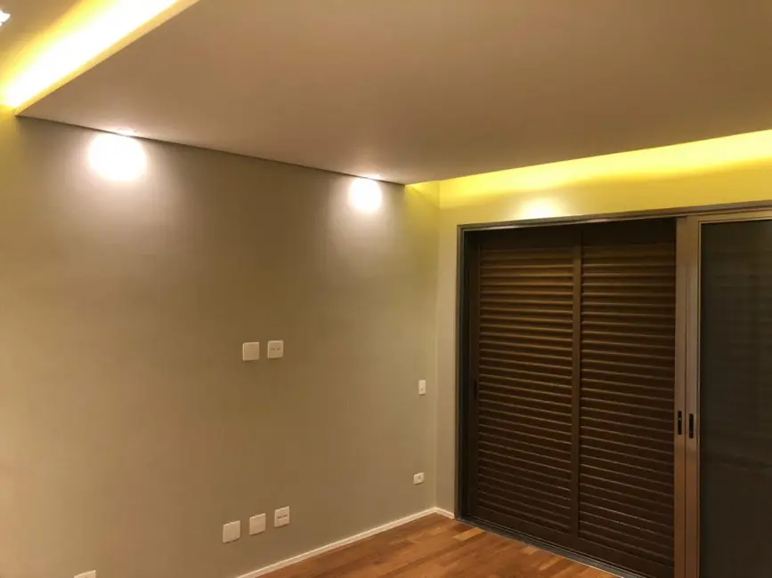 Foto 3 de Casa com 4 quartos à venda, 575m2 em Barueri - SP