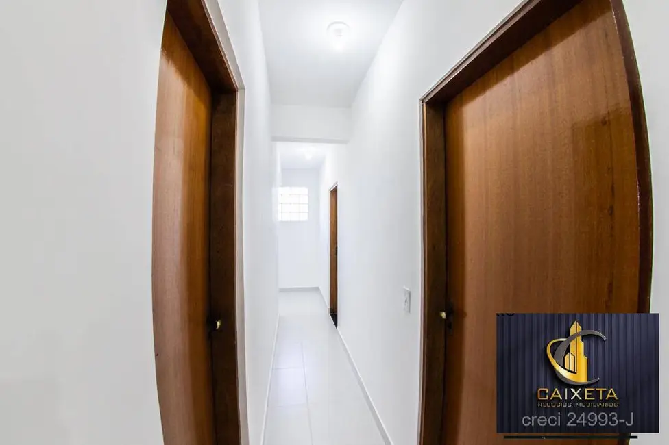 Apartamento com 2 quartos para alugar, 70m2 em Jardim Tupanci, Barueri - SP - imagem 4 Foto 4 de Apartamento com 2 quartos para alugar, 70m2 em Jardim Tupanci, Barueri - SP