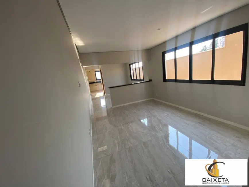 Foto 2 de Casa com 3 quartos à venda, 114m2 em Vila Santa Rosália, Sao Roque - SP