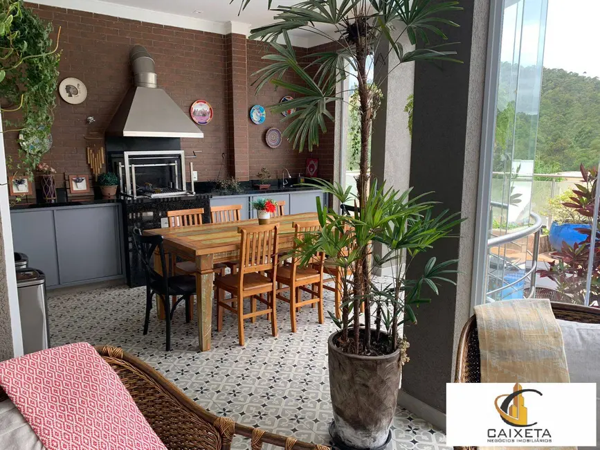 Casa de Condomínio com 4 quartos para alugar, 475m2 em Tamboré, Santana De Parnaiba - SP - imagem 5 Foto 5 de Casa de Condomínio com 4 quartos para alugar, 475m2 em Tamboré, Santana De Parnaiba - SP