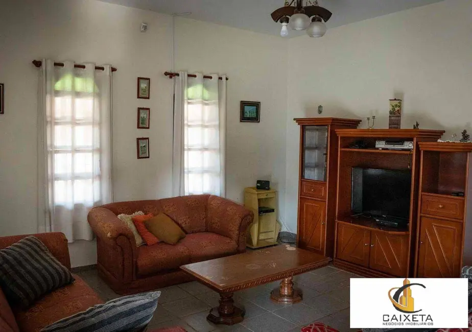 Chácara com 9 quartos à venda, 20000m2 em Saboó, Sao Roque - SP - imagem 9 Foto 9 de Chácara com 9 quartos à venda, 20000m2 em Saboó, Sao Roque - SP