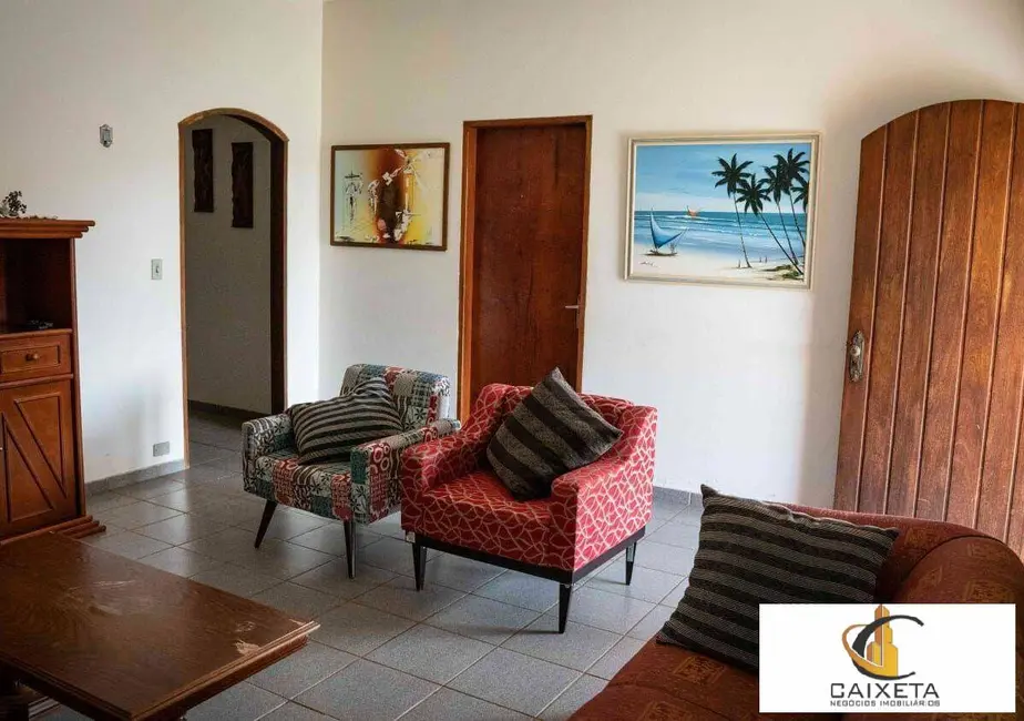 Chácara com 9 quartos à venda, 20000m2 em Saboó, Sao Roque - SP - imagem 4 Foto 4 de Chácara com 9 quartos à venda, 20000m2 em Saboó, Sao Roque - SP