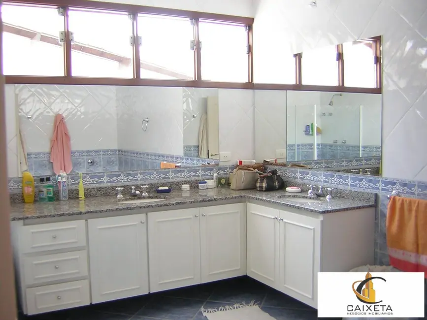 Casa de Condomínio com 5 quartos para alugar, 580m2 em Alphaville Residencial Um, Barueri - SP - imagem 2 Foto 2 de Casa de Condomínio com 5 quartos para alugar, 580m2 em Alphaville Residencial Um, Barueri - SP