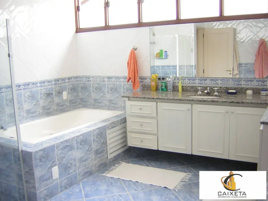 Casa de Condomínio com 5 quartos para alugar, 580m2 em Alphaville Residencial Um, Barueri - SP - imagem 8 Foto 8 de Casa de Condomínio com 5 quartos para alugar, 580m2 em Alphaville Residencial Um, Barueri - SP