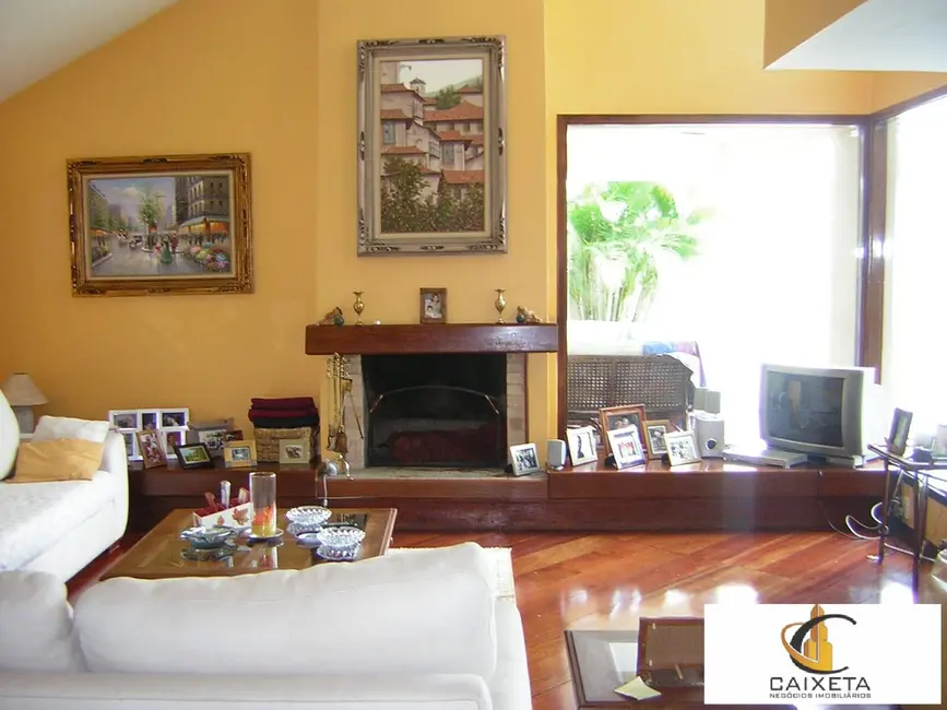 Casa de Condomínio com 5 quartos para alugar, 580m2 em Alphaville Residencial Um, Barueri - SP - imagem 9 Foto 9 de Casa de Condomínio com 5 quartos para alugar, 580m2 em Alphaville Residencial Um, Barueri - SP