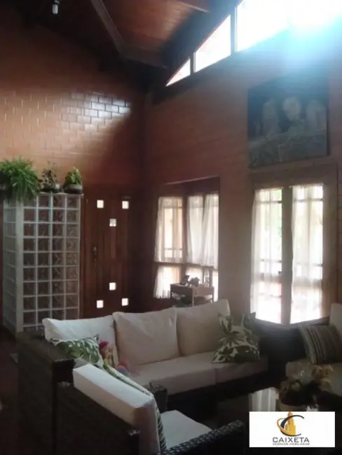 Foto 5 de Casa de Condomínio com 3 quartos à venda, 210m2 em Parque das Iglesias, Jandira - SP