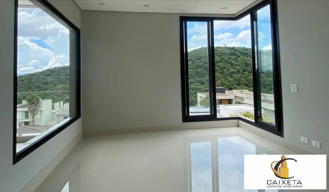 Casa com 4 quartos à venda, 556m2 em Alphaville, Santana De Parnaiba - SP - imagem 8 Foto 8 de Casa com 4 quartos à venda, 556m2 em Alphaville, Santana De Parnaiba - SP