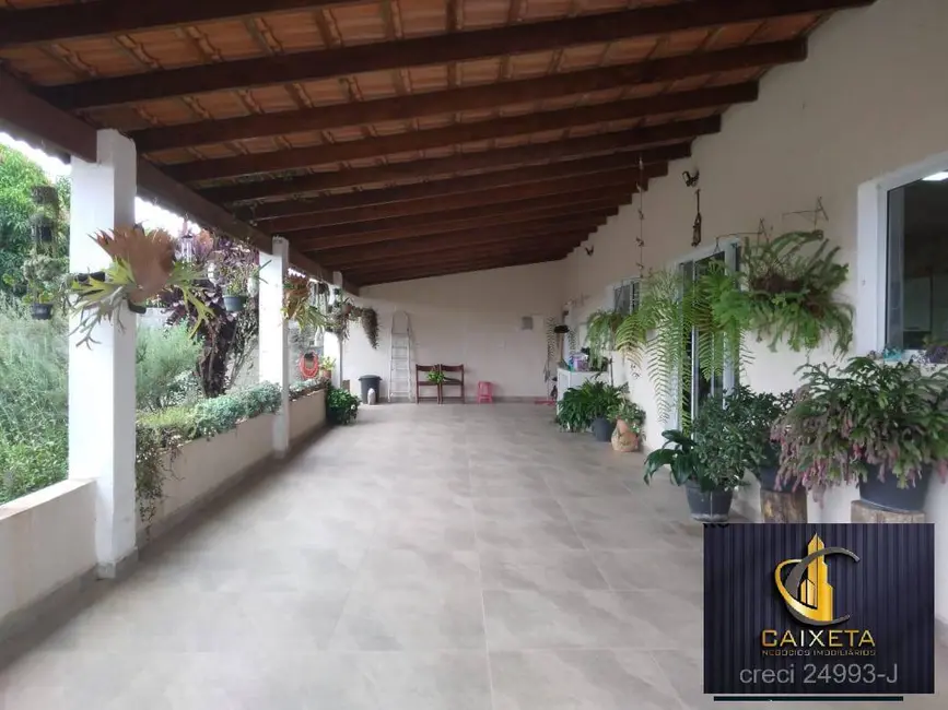 Chácara com 3 quartos à venda, 2200m2 em Saboó, Sao Roque - SP - imagem 8 Foto 8 de Chácara com 3 quartos à venda, 2200m2 em Saboó, Sao Roque - SP