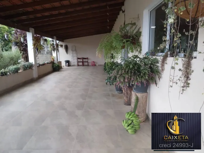 Chácara com 3 quartos à venda, 2200m2 em Saboó, Sao Roque - SP - imagem 6 Foto 6 de Chácara com 3 quartos à venda, 2200m2 em Saboó, Sao Roque - SP