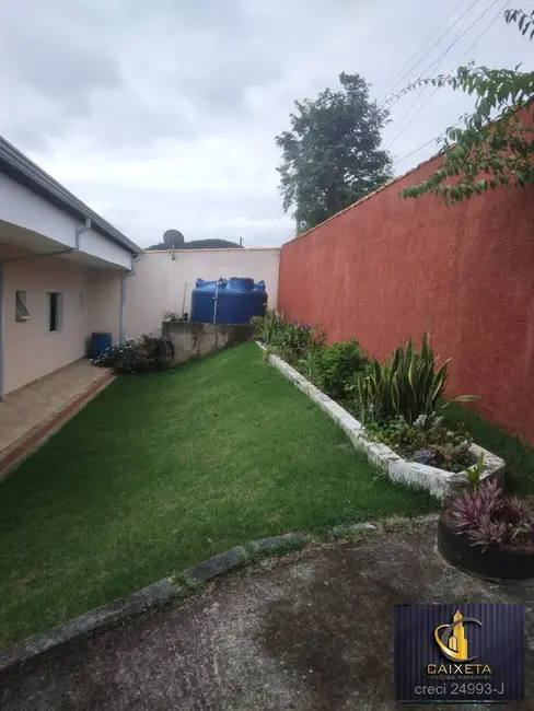 Chácara com 3 quartos à venda, 2200m2 em Saboó, Sao Roque - SP - imagem 4 Foto 4 de Chácara com 3 quartos à venda, 2200m2 em Saboó, Sao Roque - SP