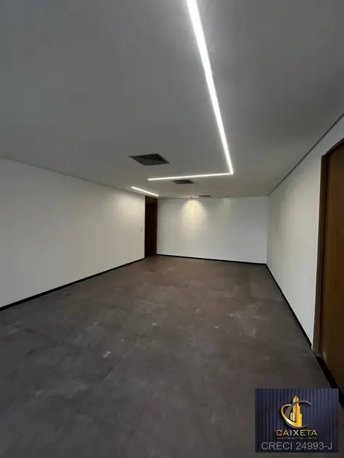Foto 4 de Sala Comercial à venda, 550m2 em Alphaville Empresarial, Barueri - SP