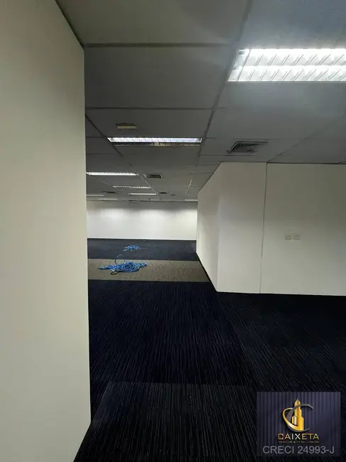 Foto 7 de Sala Comercial à venda, 550m2 em Alphaville Empresarial, Barueri - SP