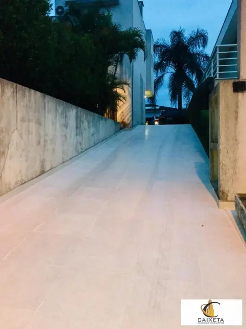 Foto 3 de Casa de Condomínio com 4 quartos à venda, 300m2 em Tarumã, Santana De Parnaiba - SP