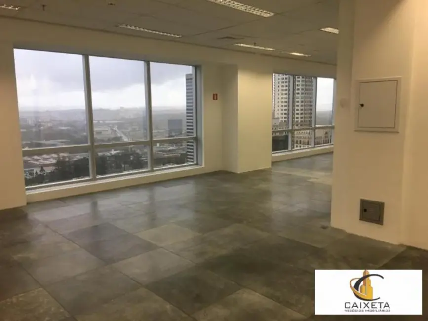 Sala Comercial à venda e para alugar, 239m2 em Barueri - SP - imagem 3 Foto 3 de Sala Comercial à venda e para alugar, 239m2 em Barueri - SP