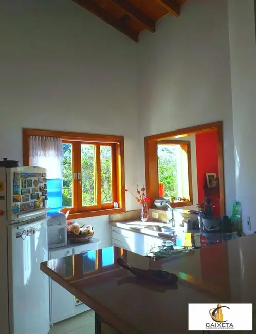 Chácara com 2 quartos à venda e para alugar, 250m2 em Chácaras São Bento, Valinhos - SP - imagem 9 Foto 9 de Chácara com 2 quartos à venda e para alugar, 250m2 em Chácaras São Bento, Valinhos - SP