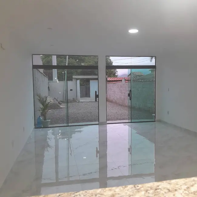 Foto 9 de Casa com 2 quartos à venda, 240m2 em Jardim Atlântico Leste (Itaipuaçu), Marica - RJ